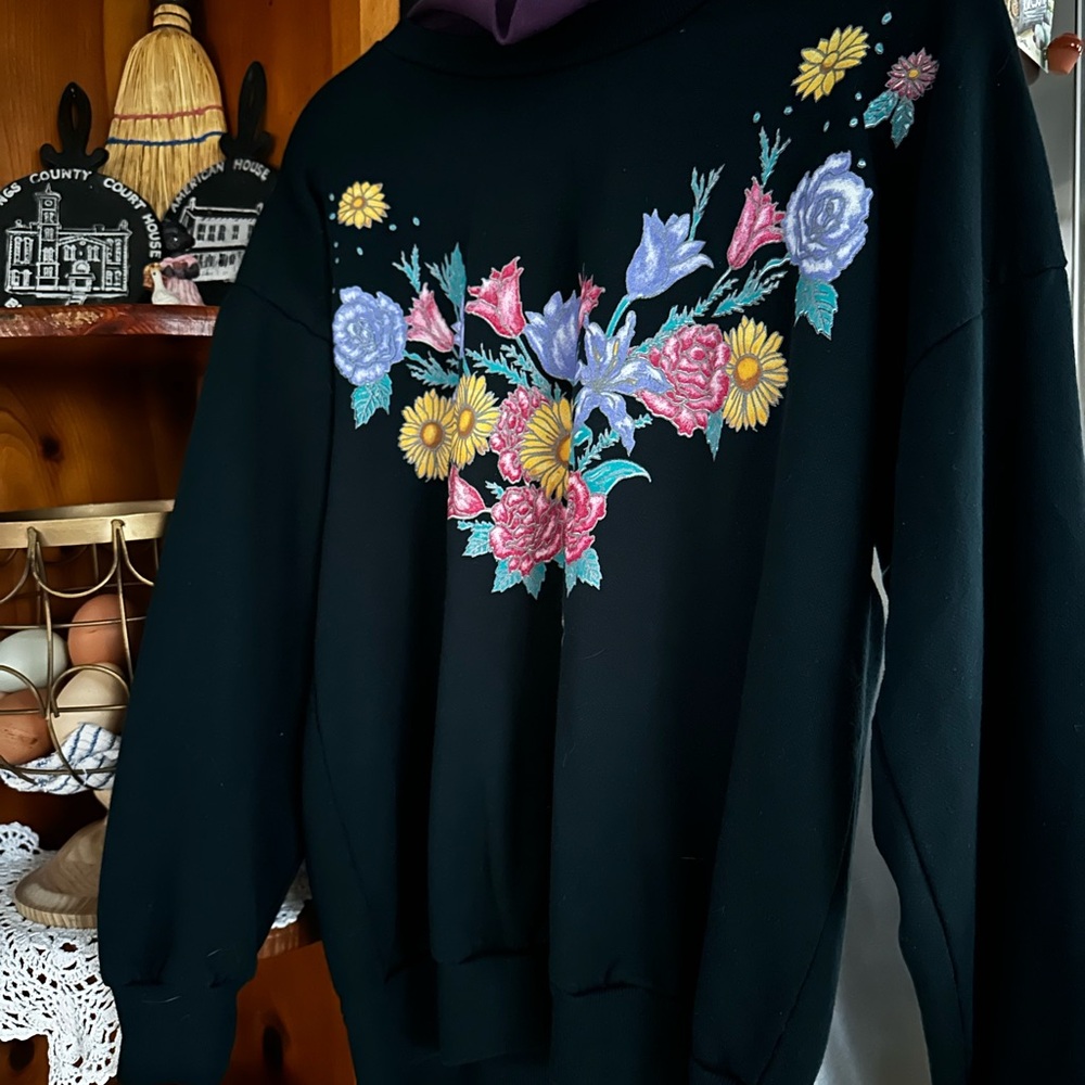 Land’n Sea Floral Printed Black Turtleneck Granny Sweatshirt